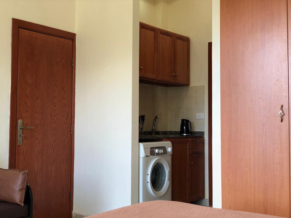 Apartment Building 440